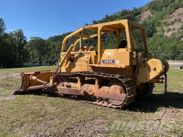 Komatsu D65E-6 Kāpurķēžu buldozeri