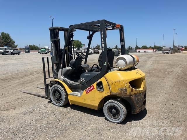 Komatsu FG25T Būvniecība- Citi