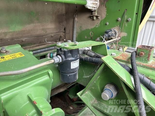 Krone V1500MC Rituļu preses
