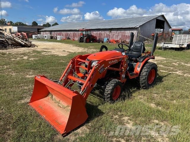 Kubota B2401DT Kompaktie traktori