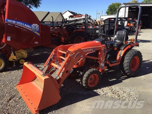 Kubota B2401DT Kompaktie traktori