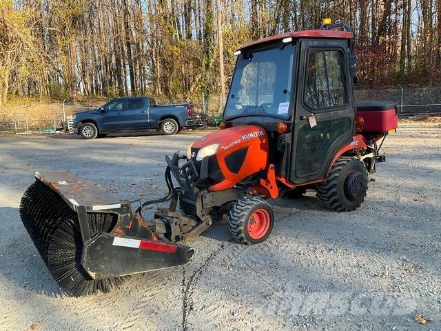 Kubota BX2380 Kompaktie traktori