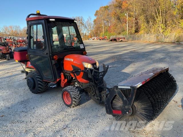 Kubota BX2380 Kompaktie traktori