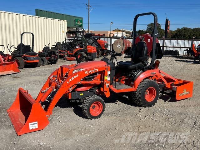 Kubota BX2680 Kompaktie traktori