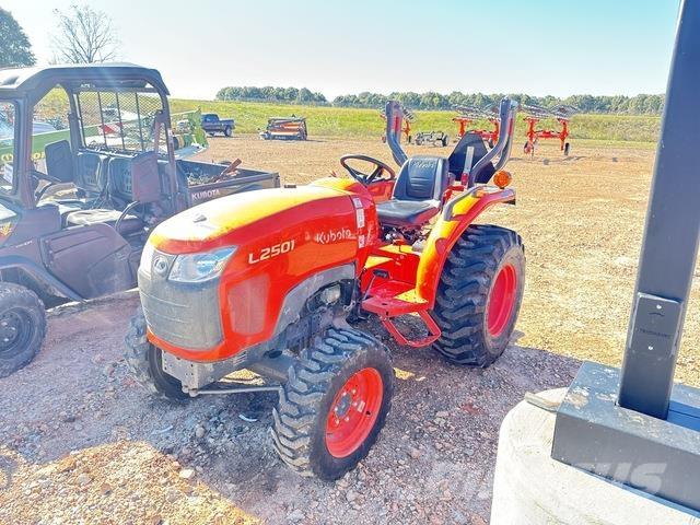 Kubota L2501DT Kompaktie traktori