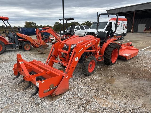 Kubota L2502DT Kompaktie traktori