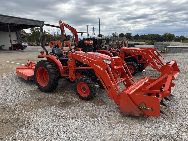 Kubota L2502DT Kompaktie traktori