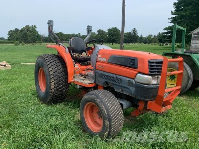 Kubota L3130D Kompaktie traktori