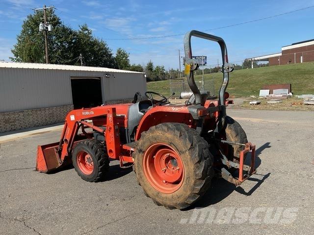 Kubota L3130D Kompaktie traktori