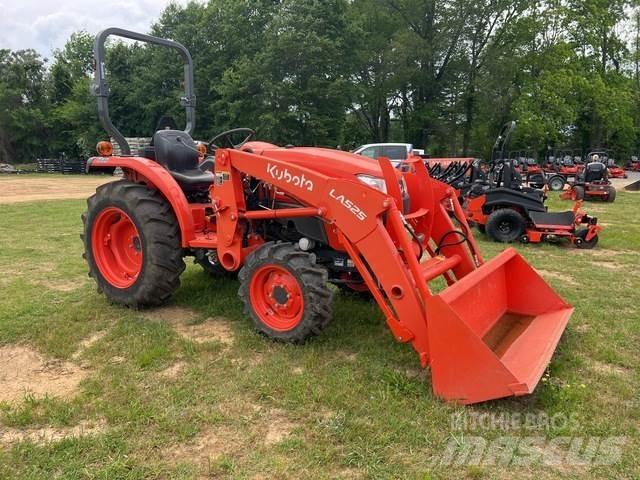 Kubota L3301DT Kompaktie traktori