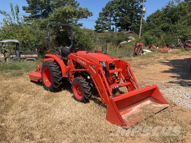 Kubota L3902DT Kompaktie traktori