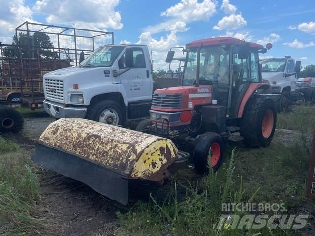 Kubota M5700 Iekštelpu slaucīšanas iekārtas