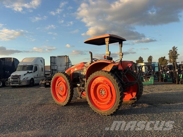 Kubota M69101D Kompaktie traktori