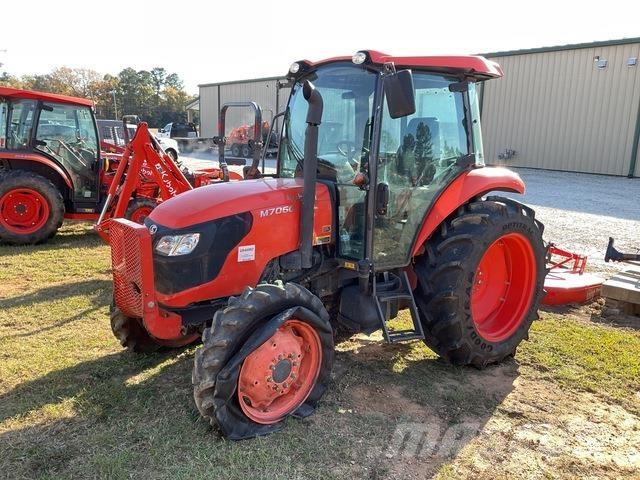 Kubota M7060D Kompaktie traktori