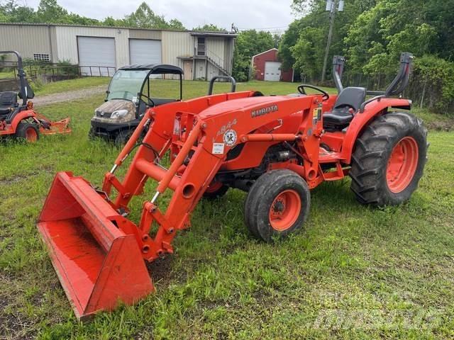 Kubota MX4700F Kompaktie traktori