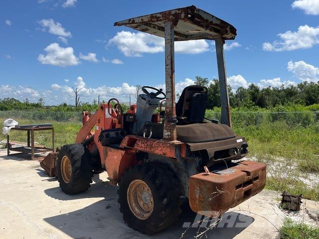 Kubota R420 Iekrāvēji uz riteņiem