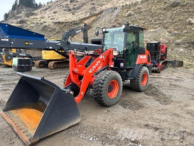 Kubota R640 Iekrāvēji uz riteņiem