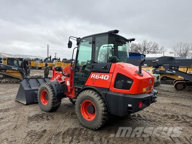 Kubota R640 Iekrāvēji uz riteņiem