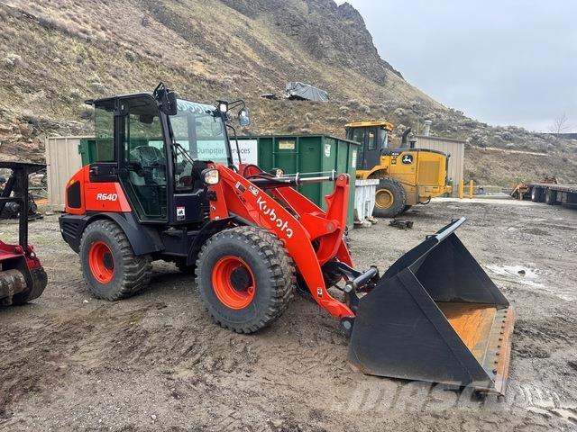 Kubota R640 Iekrāvēji uz riteņiem