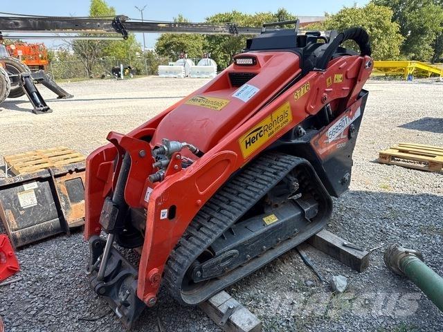 Kubota SCL1000 Lietoti riteņu kompaktiekrāvēji