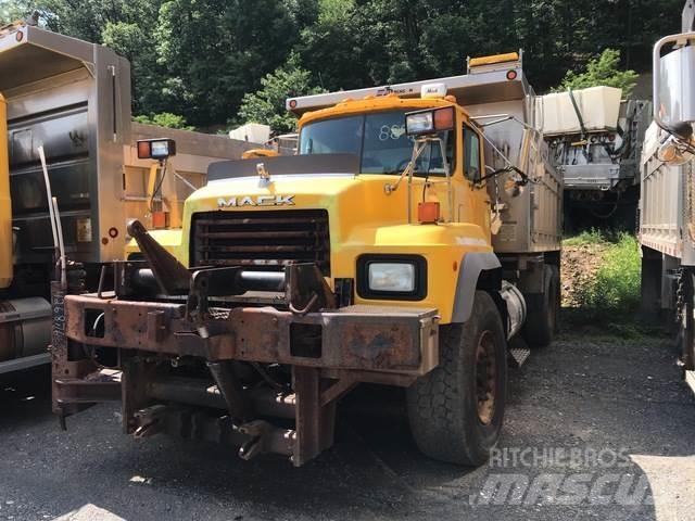 Mack 600 Sniega naži un tīrītāji