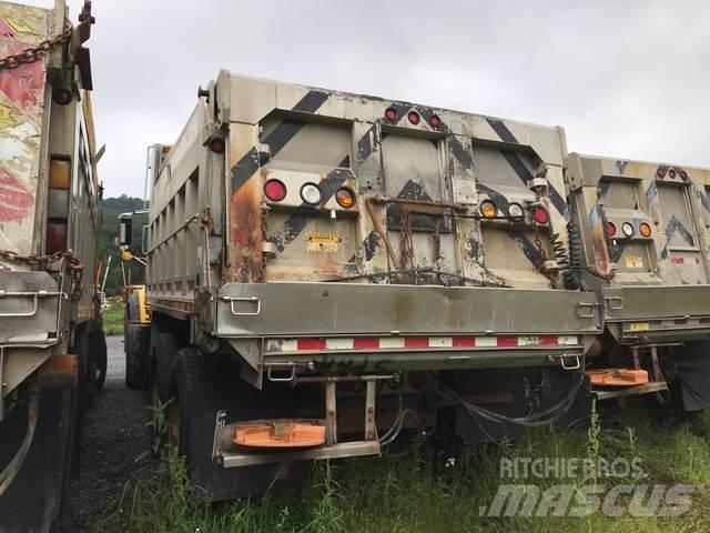 Mack 700 Sniega naži un tīrītāji