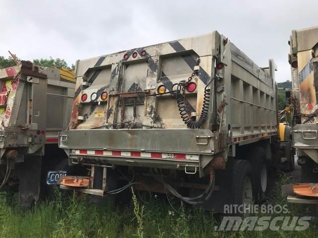 Mack 700 Sniega naži un tīrītāji