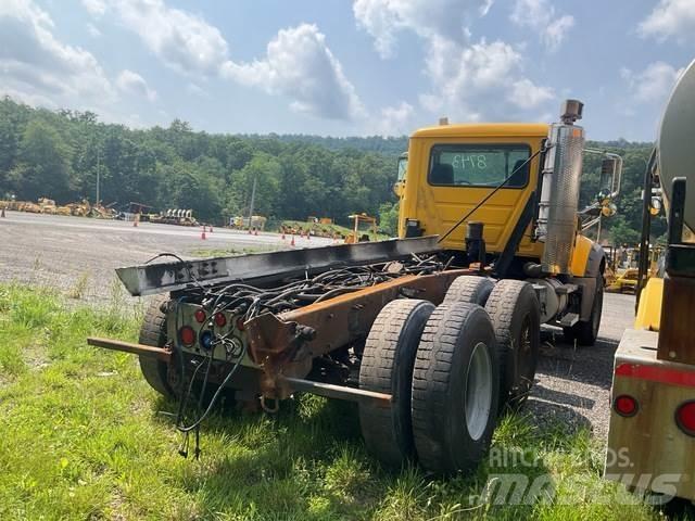 Mack 700 Sniega naži un tīrītāji