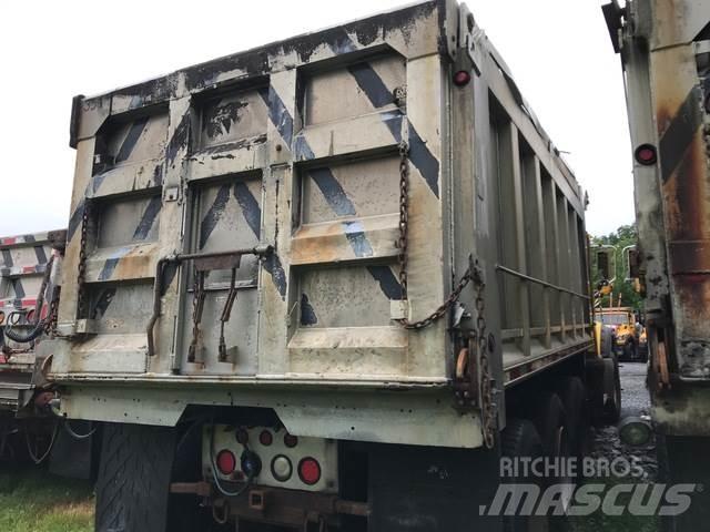 Mack 700 Sniega naži un tīrītāji