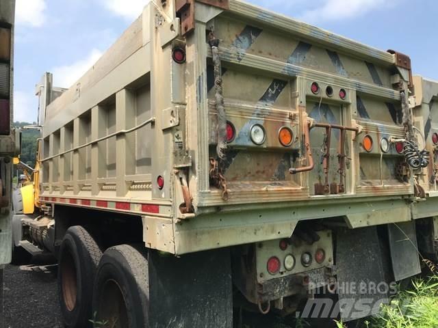 Mack 700 Sniega naži un tīrītāji