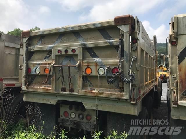 Mack 700 Sniega naži un tīrītāji