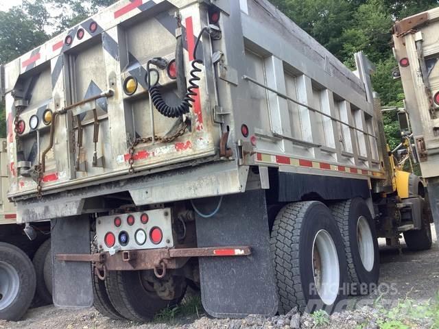 Mack 700 Sniega naži un tīrītāji