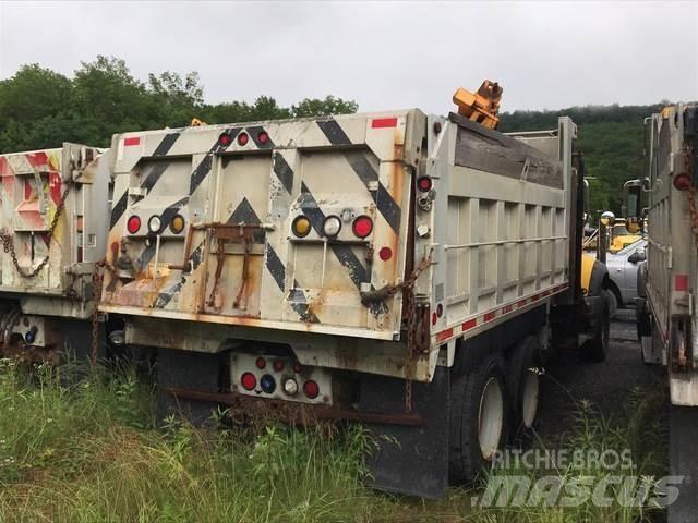 Mack 700 Sniega naži un tīrītāji