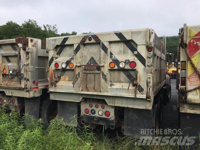 Mack 700 Sniega naži un tīrītāji