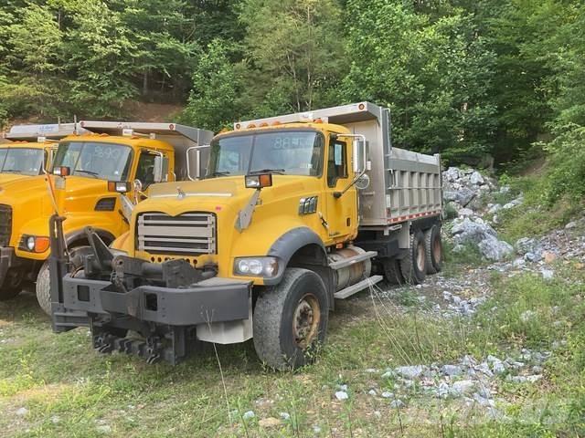 Mack 700 Sniega naži un tīrītāji
