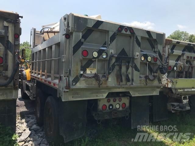 Mack 700 Sniega naži un tīrītāji