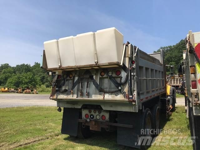 Mack 700 Sniega naži un tīrītāji
