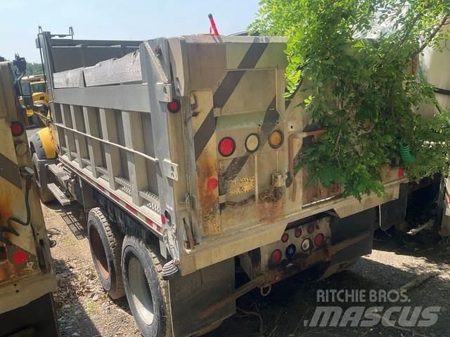Mack 700 Sniega naži un tīrītāji