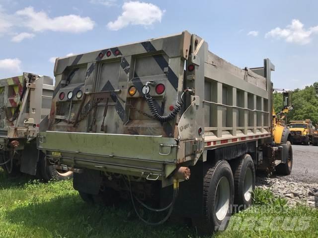Mack 700 Sniega naži un tīrītāji