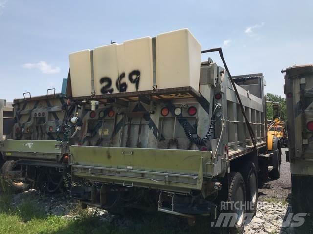 Mack 700 Sniega naži un tīrītāji