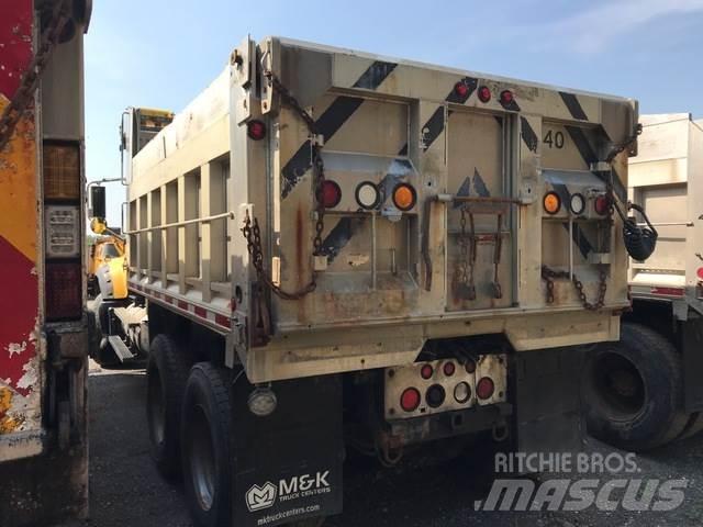 Mack 700 Sniega naži un tīrītāji