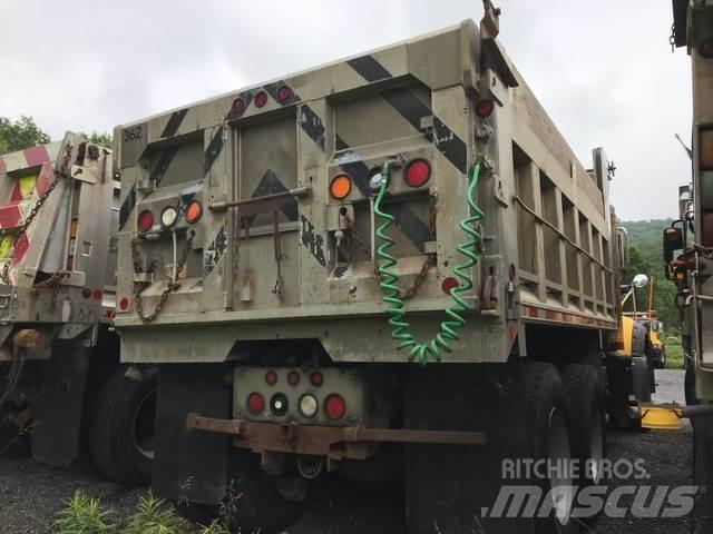 Mack 700 Sniega naži un tīrītāji