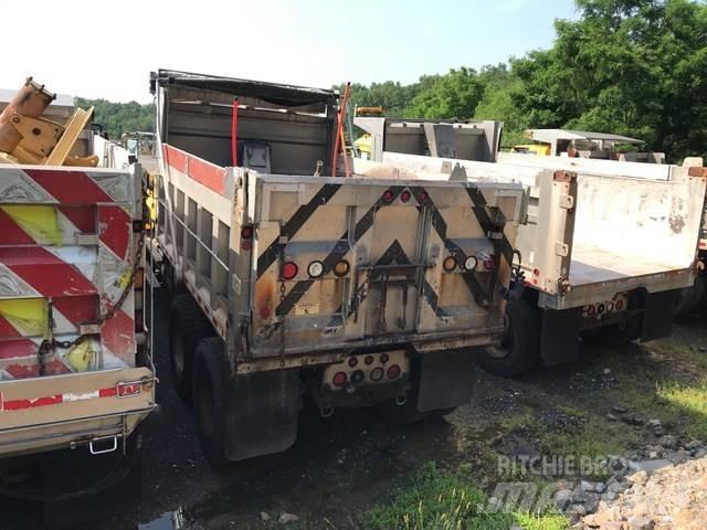 Mack 700 Sniega naži un tīrītāji