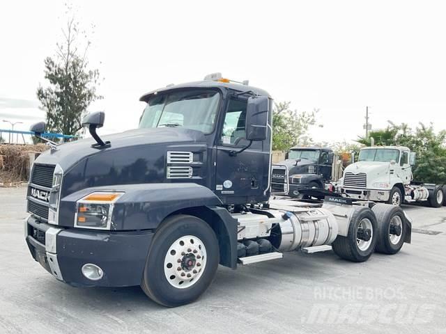 Mack AN64T Vilcēji
