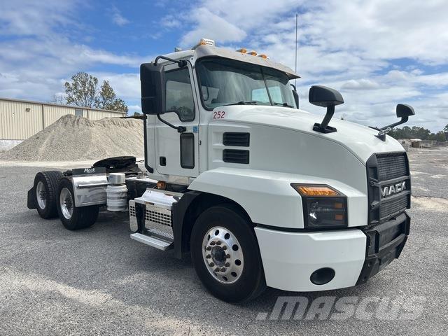 Mack AN64T Vilcēji