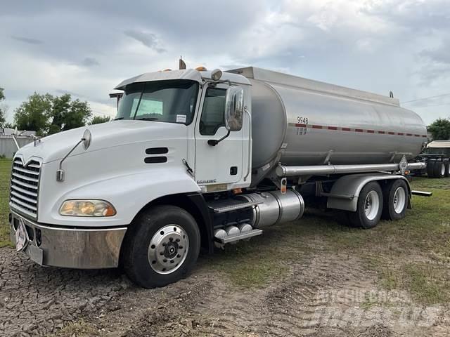 Mack CH613 Autocisterna