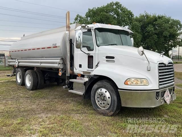 Mack CH613 Autocisterna