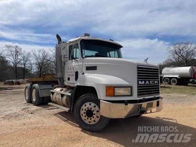 Mack CH613 Vilcēji