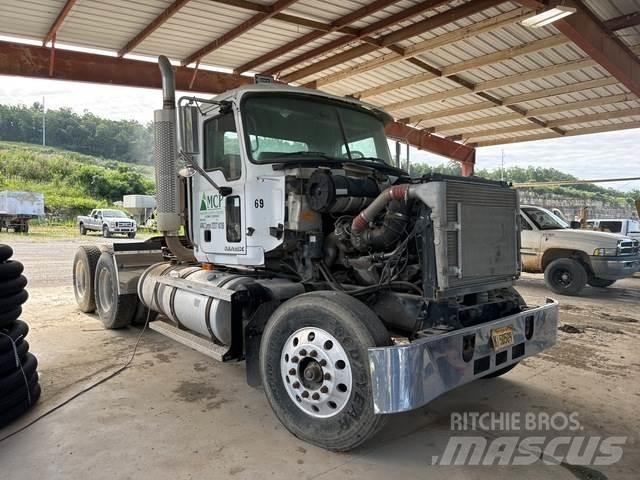 Mack CH613 Vilcēji