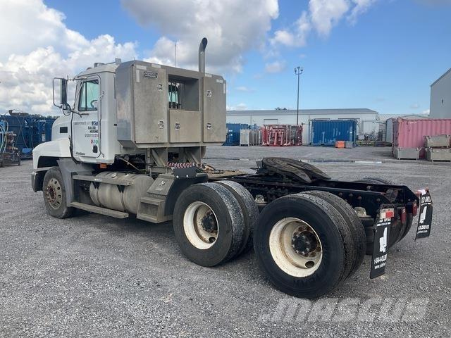 Mack CH613 Vilcēji